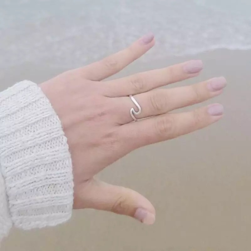 🌊🌊Silver Wave Ring 🌊🌊 - Picture 2 of 4